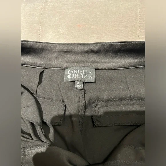 Danielle Bernstein - Picture 3 of 3